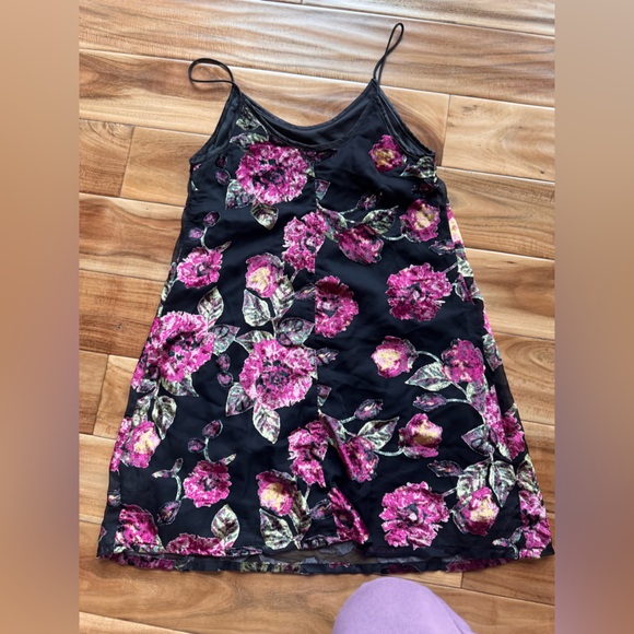 Mi Ami Black and Pink Floral Velvet Burnout Mini Dress - Picture 9 of 9